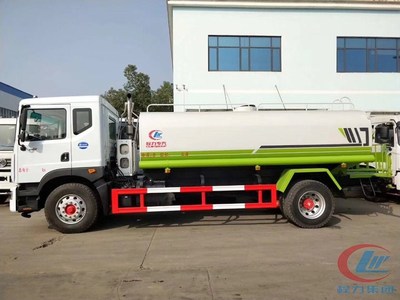 程力專汽東風(fēng)D9灑水車 國六與國五產(chǎn)品的全方位“較量”